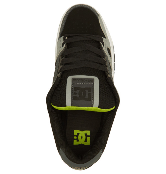 Tenis negros con new arrivals verde
